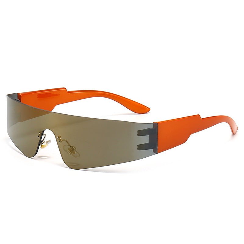 Dame Sporty solbriller med futuristisk design Luvikno