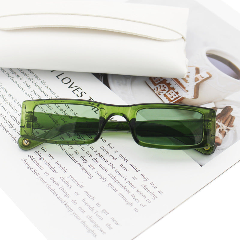 Damer moteriktig rektangulær solbrille med strukturert ramme Luvikno