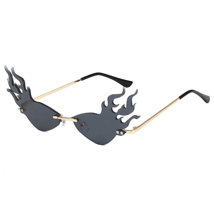 Dame moteriktig solbrille med flammeformet design Luvikno