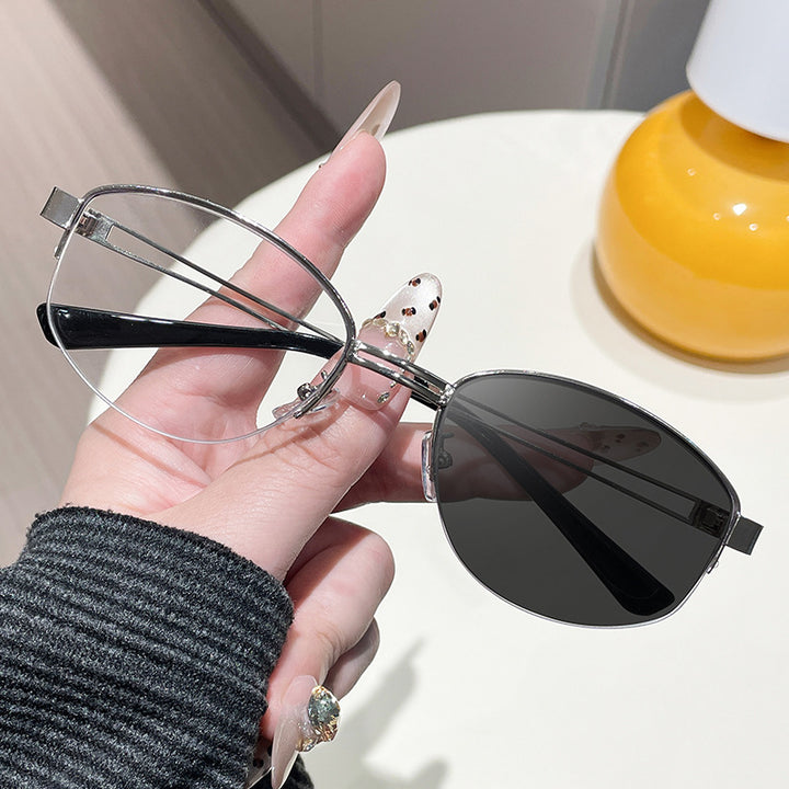 Dame stilige briller med moderne metallramme Luvikno
