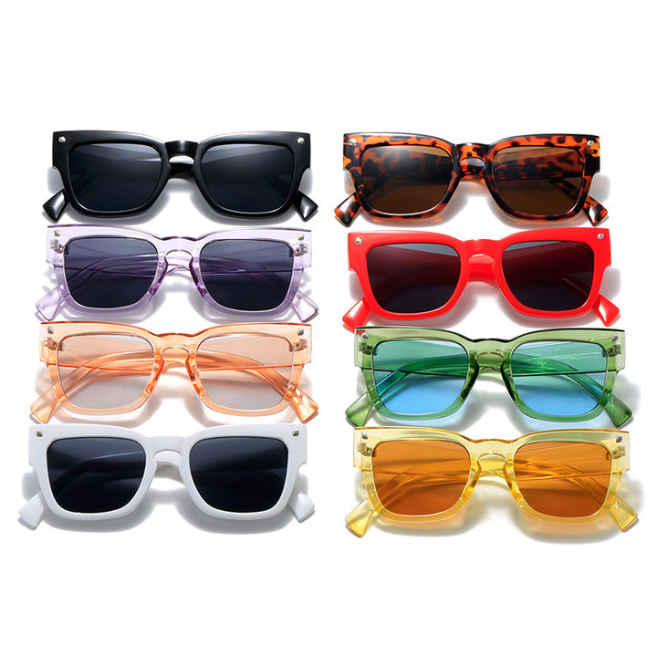 Dame moteriktig solbrille i trendy kvadratisk design Luvikno