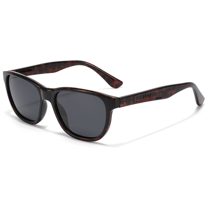 Dame solbrille i moderne retro-design med høykvalitets UV-beskyttelse Luvikno