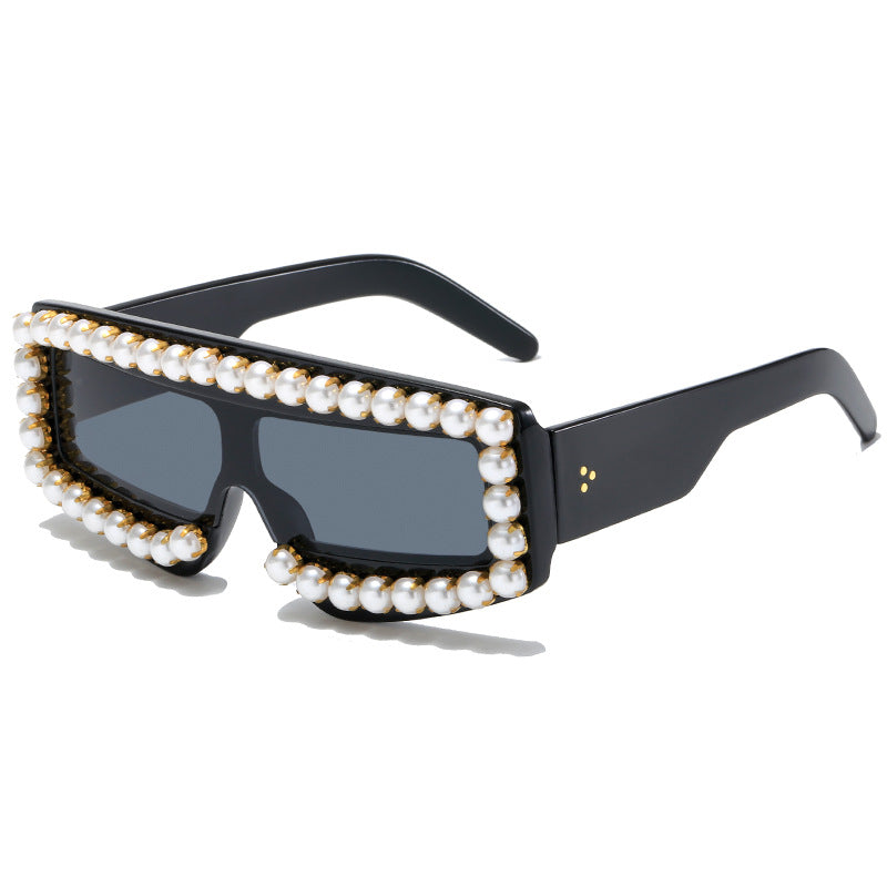 Dame moteriktig solbrille med perle-applikasjoner Luvikno