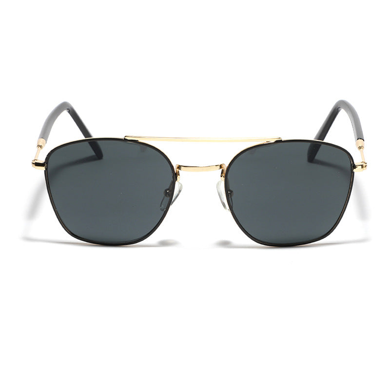 Dame modische kvadratisk solbrille med luksuriøs metallramme Luvikno