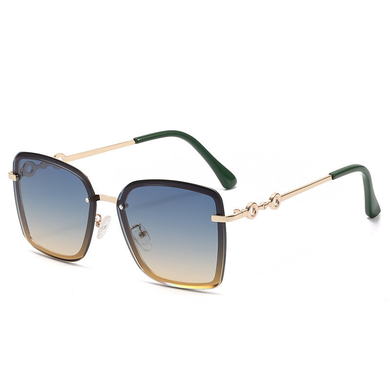 Dame kvadratisk solbrille med speilglass og elegant detalj Luvikno