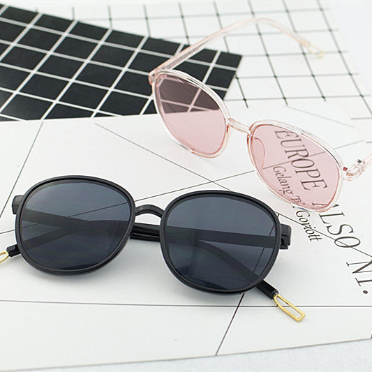 Dame moteriktig kvadratisk solbrille med gjennomsiktig ramme Luvikno