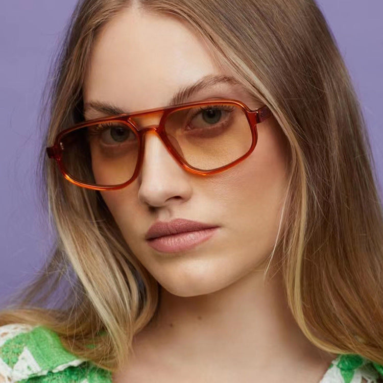Dame moteriktig oversized solbrille med trendy ramme Luvikno