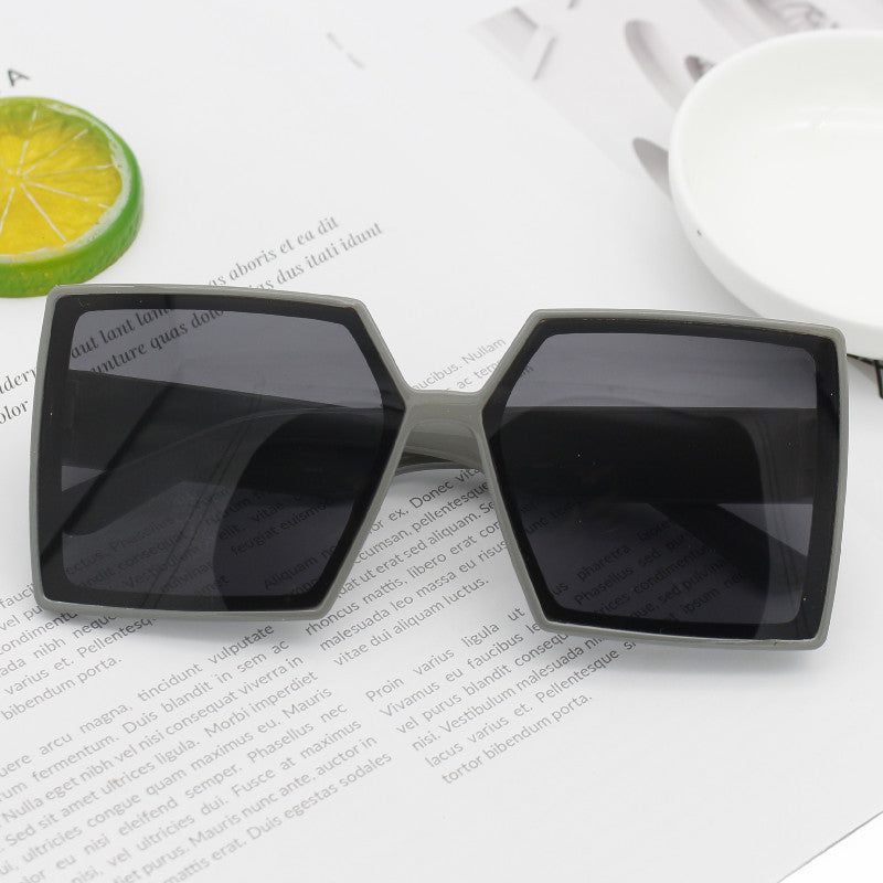 Dame Mote Oversized Solbriller med kantet design Luvikno