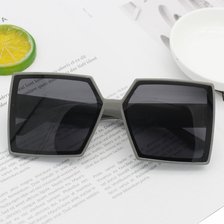 Dame Mote Oversized Solbriller med kantet design Luvikno