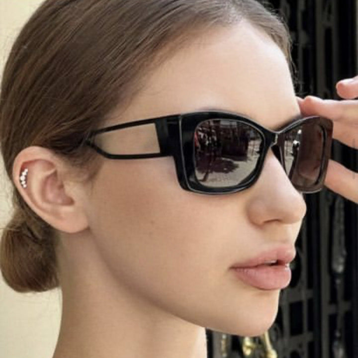 Dame moteriktig solbrille med innovativ ramme Luvikno