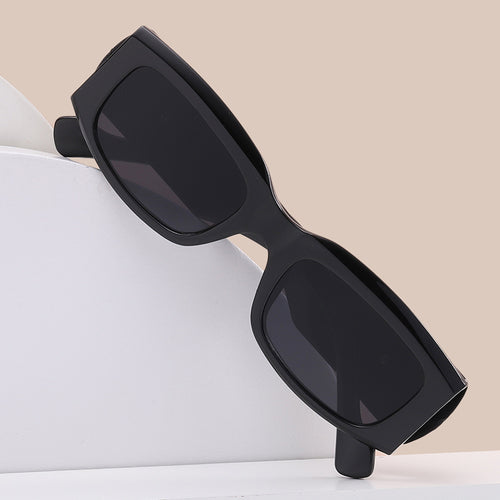 Damer moterik kvadratisk solbrille med luksuriøse rammedetaljer Luvikno