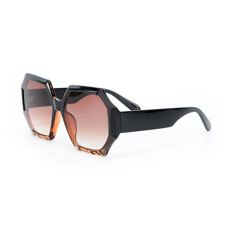 Dame moterelatert solbrille med fasettert ramme Luvikno