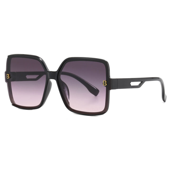 Dame moteriktig oversized solbrille med ekstravagante aksenter Luvikno