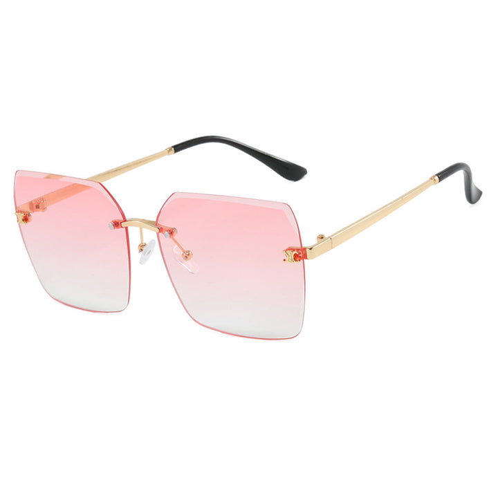 Dame firkantet solbrille i moderne design med filigran metallramme Luvikno