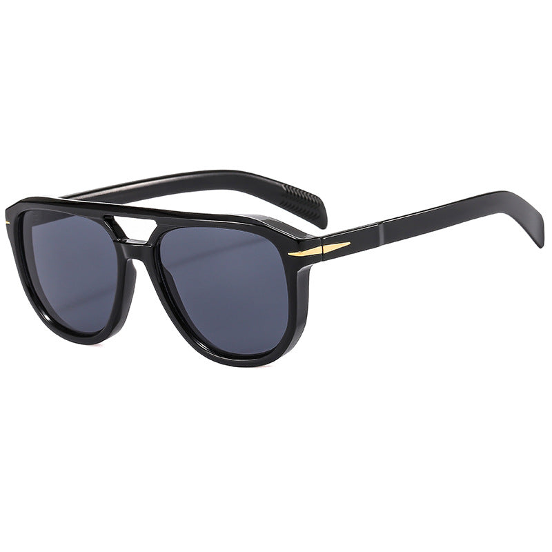 Dame solbrille med markant ramme og beskyttende linser Luvikno