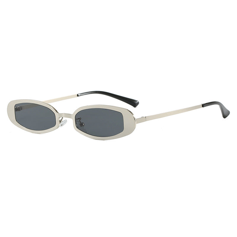 Dame moteriktig brille med elegant metallramme og fine aksenter Luvikno