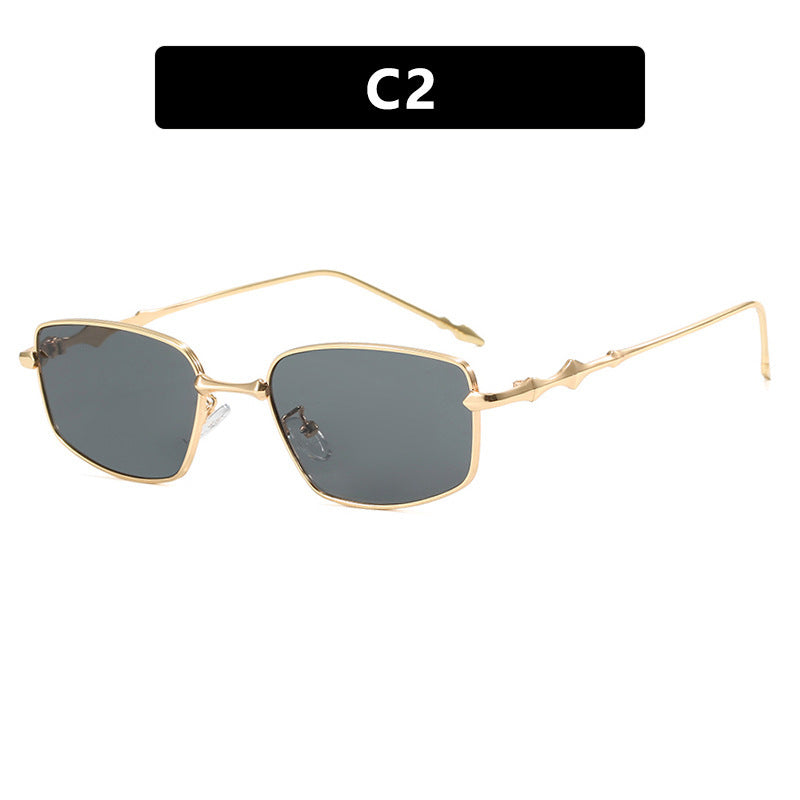 Dame moteriktig kvadratisk solbrille i unikt design Luvikno