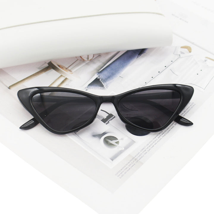 Dame Cat-Eye solbriller med nøye designet ramme Luvikno