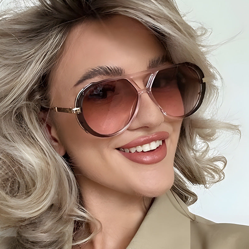 Dame fashionable solbriller i elegant pilotenstil Luvikno