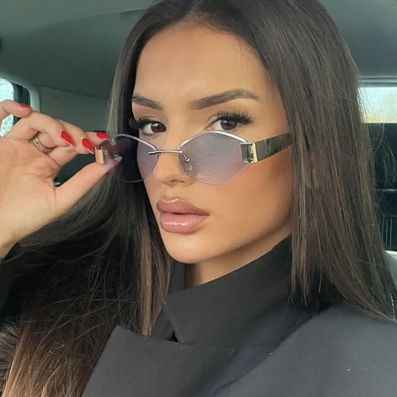Dame motemessig solbrille med elegant åttekantet ramme og UV-beskyttelse Luvikno