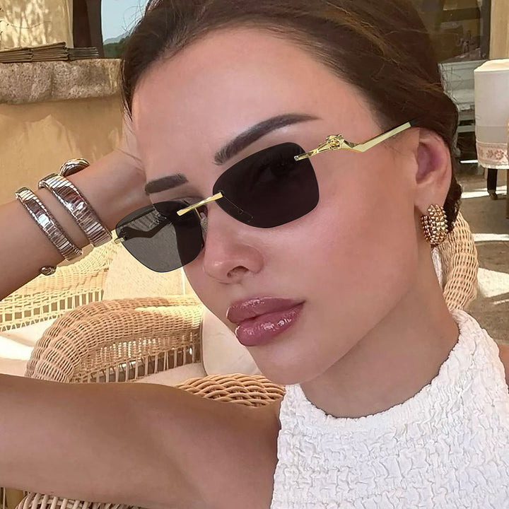 Dame moteriktig solbrille med stilige geometriske akenter Luvikno