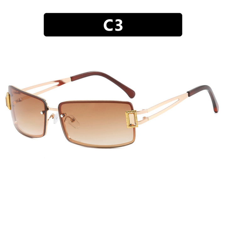 Dame stilig solbrille med elegante trapezformede glass og filigran metallramme Luvikno