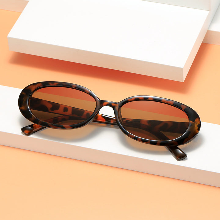 Dame solbriller i elegant oval design med UV-beskyttelse Luvikno