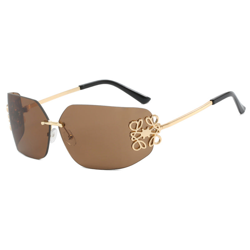 Damer ekstravagant utformet solbrille med elegante dekorasjoner Luvikno