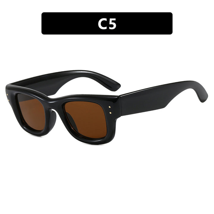 Dame moteriktig solbrille med bred, elegant ramme og beskyttende UV-filter Luvikno