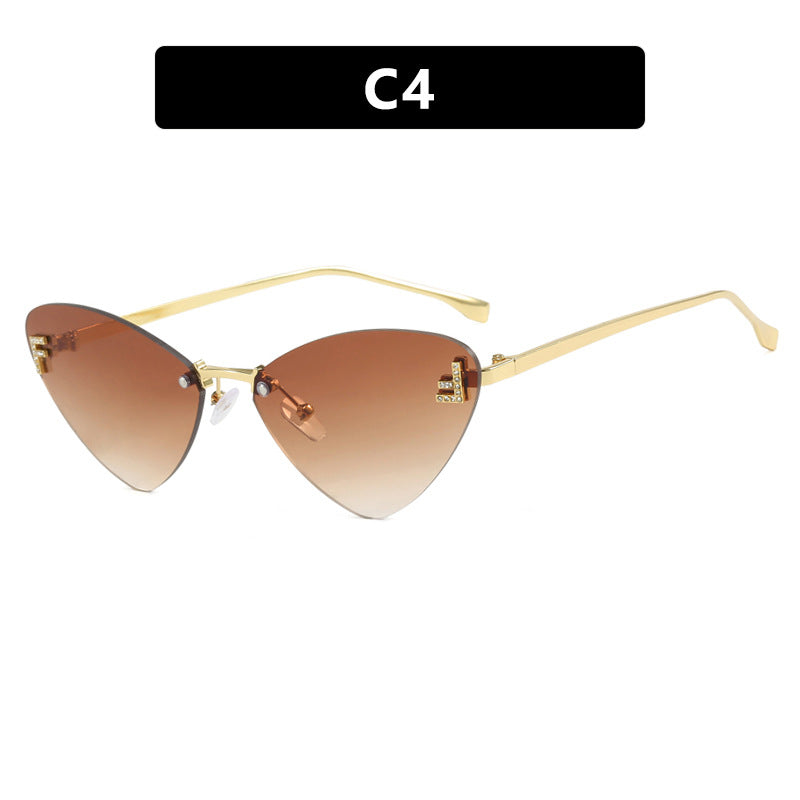 Damer ekstravagante Cat-Eye solbriller med glitrende detaljer Luvikno