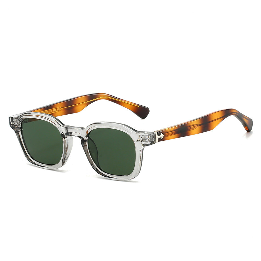 Dame moteriktig solbrille i unikt, kvadratisk design Luvikno