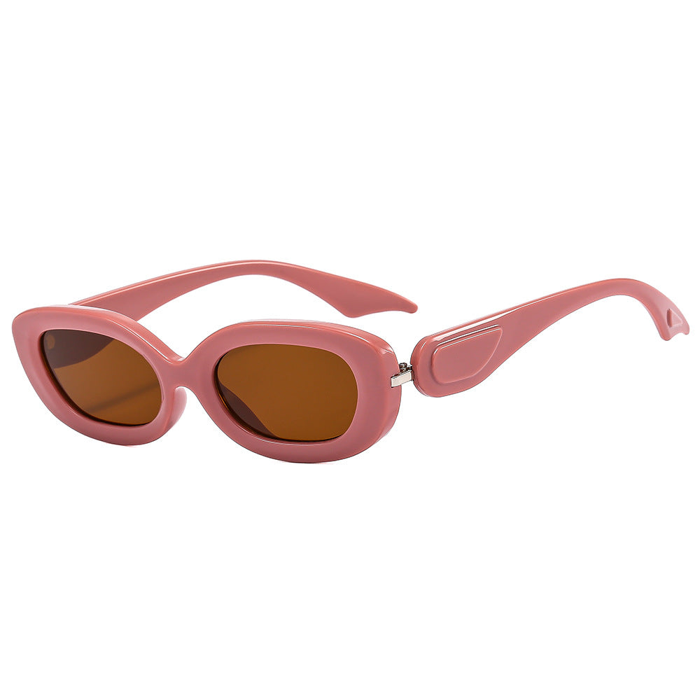 Dame moteriktig solbrille med stilfull buet ramme Luvikno