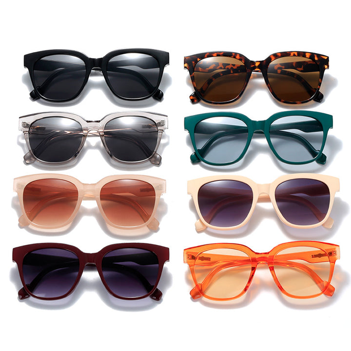 Damer klassisk solbrille med moderne oversized ramme Luvikno