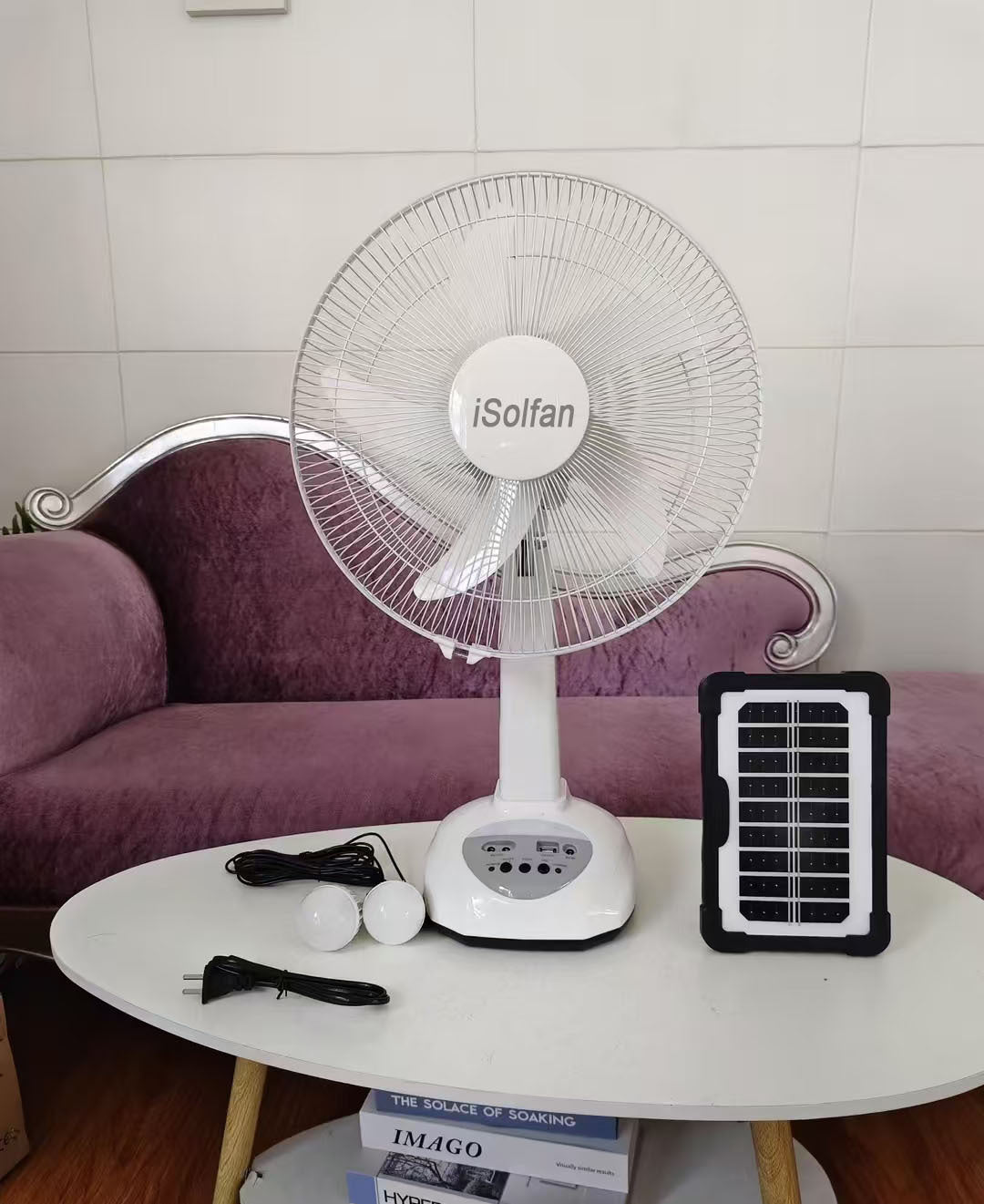 Kvinnes solenergidrevet pedestalvifte med integrert LED-belysning og fleksibelt kontrollsystem Skanto