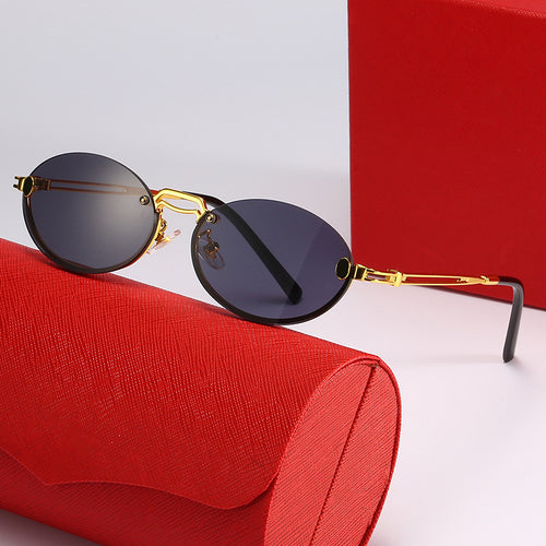 Dame moteriktig solbrille med filigran metallramme og stilleggende design Luvikno