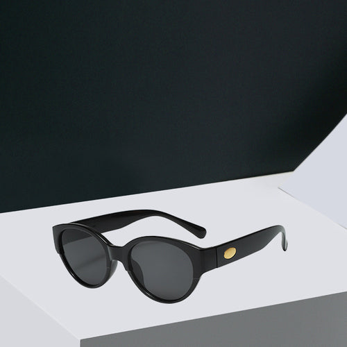 Dame moteriktig retro solbrille i moderne stil Luvikno