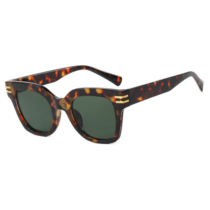 Dame moteriktig solbrille med elegante aksenter Luvikno