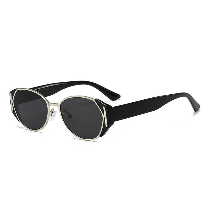 Dame moteriktig solbrille med markant ramme Luvikno