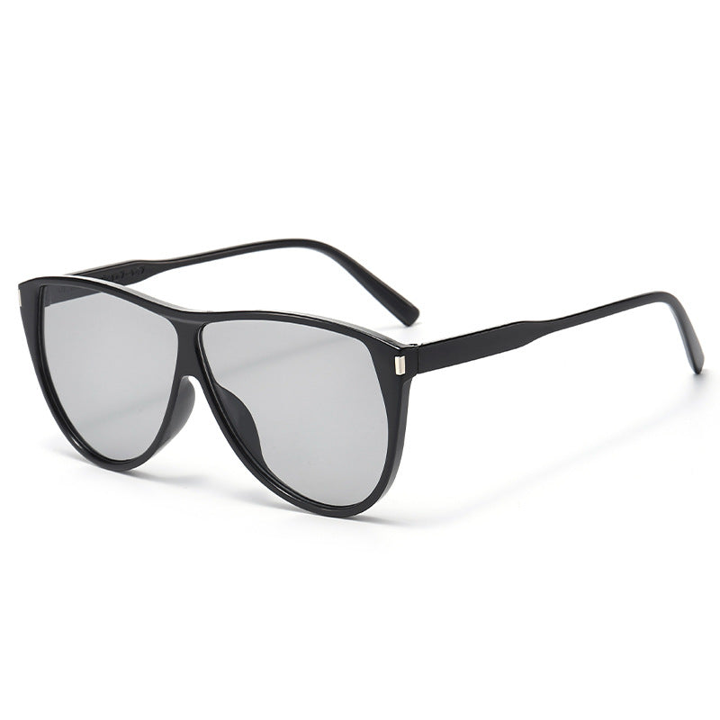 Dame moderne Cat-Eye solbriller med beskyttende UV-filter og stilramme Luvikno
