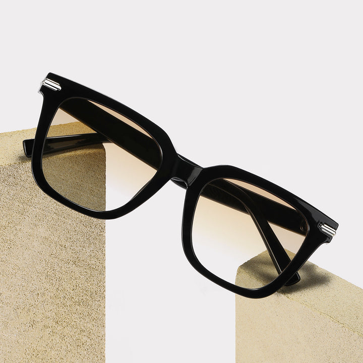 Dame moteriktig quadratisk solbrille med høykvalitets glass Luvikno