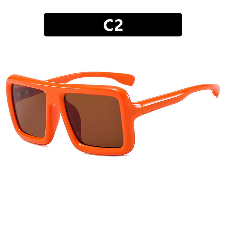 Dame solbrille i moderne, rektangulære design med høy UV-beskyttelsesfunksjon Luvikno