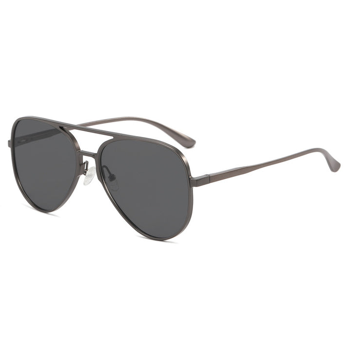 Dame pilot solbrille med UV-beskyttelse og elegant ramme Luvikno