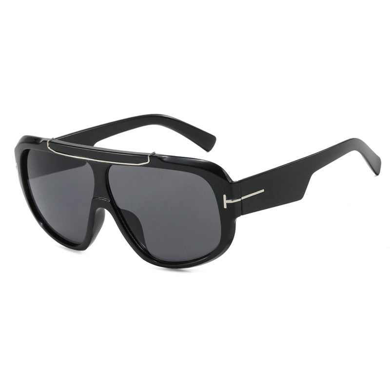 Dame Oversized-solbriller i moderne, transparent design Luvikno