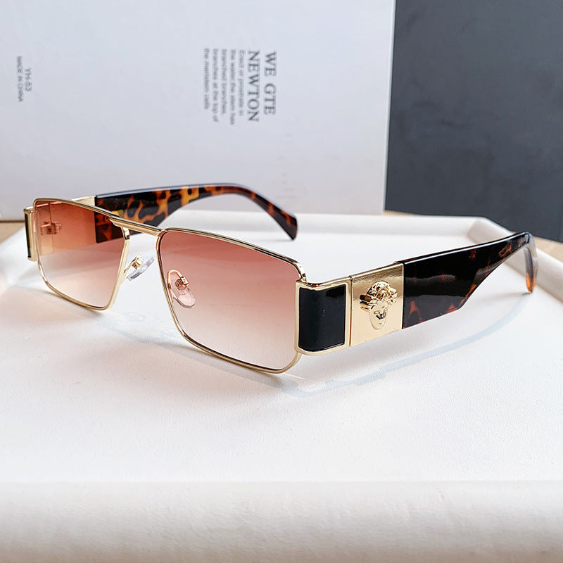 Dame Designer-solbrille med luksuriøs inn ramme og trendy snitt Luvikno