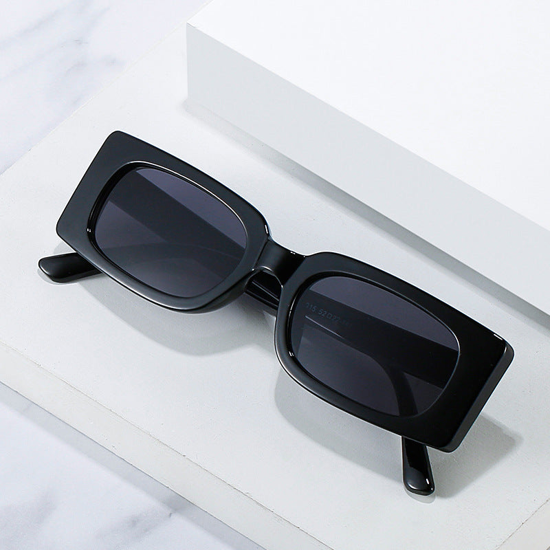 Dame solbrille i moderne retro-stil Luvikno