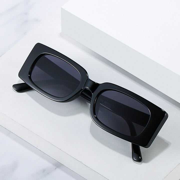 Dame solbrille i moderne retro-stil Luvikno