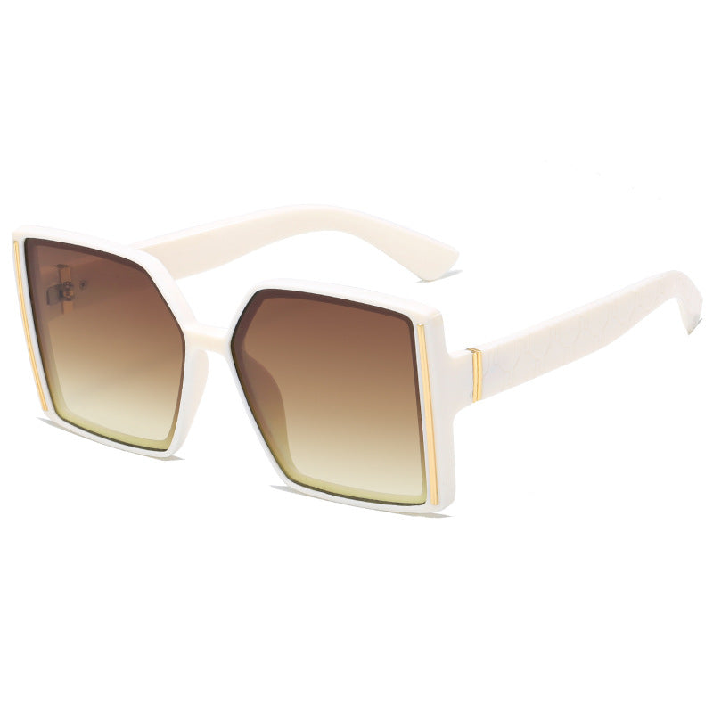 Damer fashionable solbriller i retro-inspirert design Luvikno