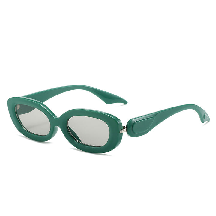 Dame moteriktig solbrille med stilfull, buet ramme Luvikno