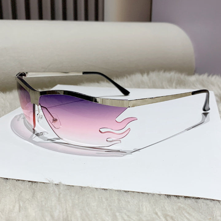 Damer futuristisk solbrille med elegant gjennomsiktig ramme Luvikno