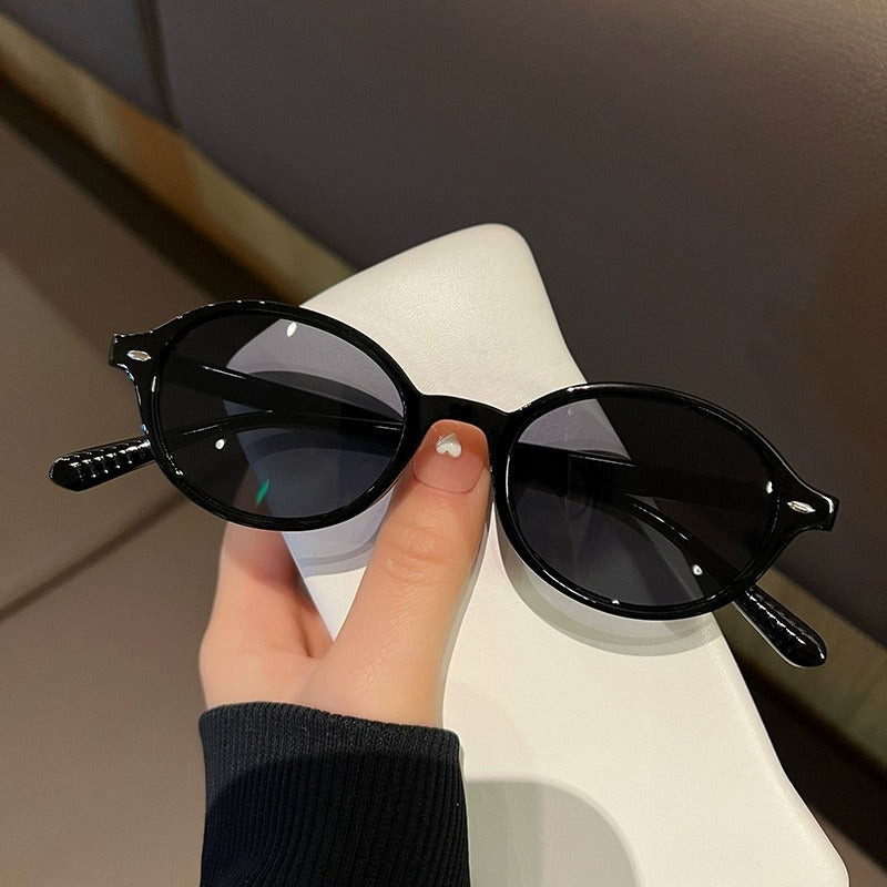 Dame modische solbrille i elegant ovaldesign Luvikno